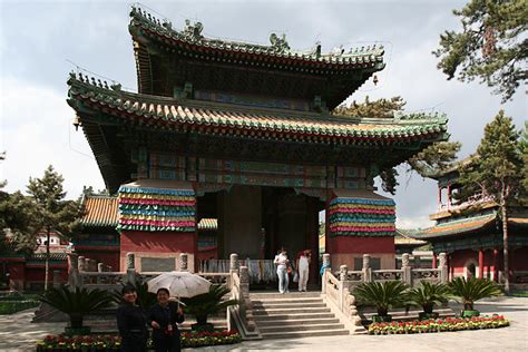 Puningsi Temple - Perła Architektury Chińskiej Złotej Ery